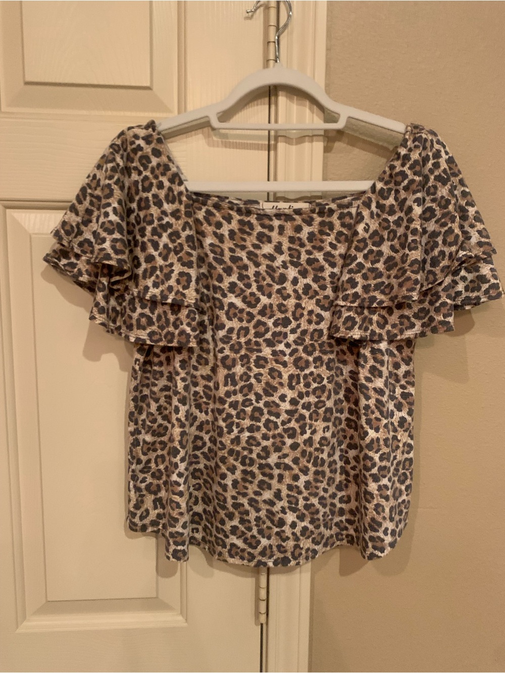 Leopard Print Ruffle Blouse - Picture 2 of 6